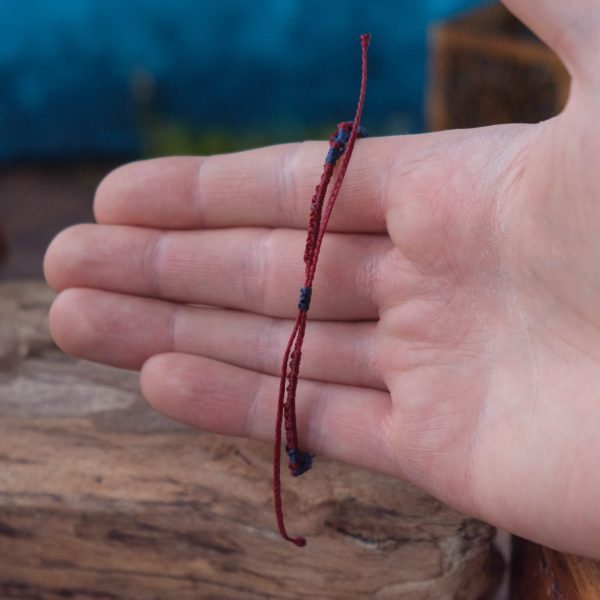 Efeublatt 'Athelas' - Makramee Armband mit Efeublatt und Wellenmuster Efeublatt 'Athelas' - Makramee Armband mit Efeublatt und Wellenmuster