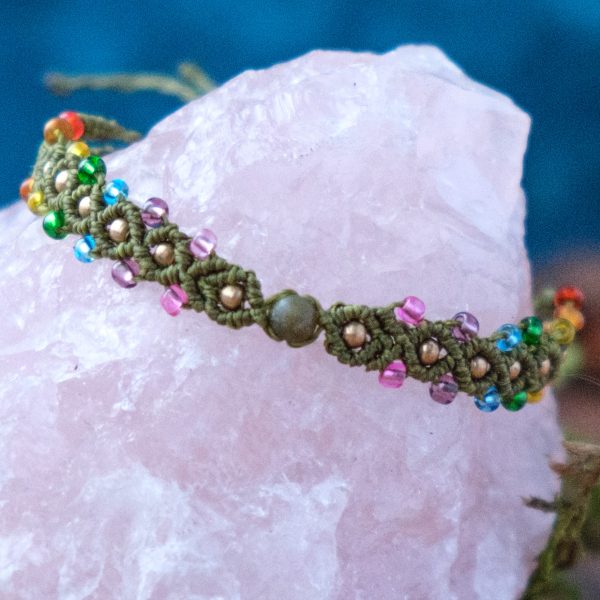 Chakra 'Asgar' - Makramee Armband mit farbigen Chakren als Perlen Chakra 'Asgar' - Makramee Armband mit farbigen Chakren als Perlen