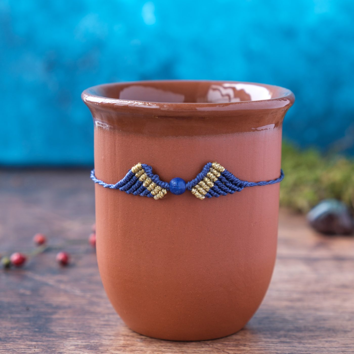 Flügelspitze 'Rafn' - Makramee Armband Schlicht mit zweifarbigen Flügeln und Perle Flügelspitze 'Rafn' - Makramee Armband Schlicht mit zweifarbigen Flügeln und Perle