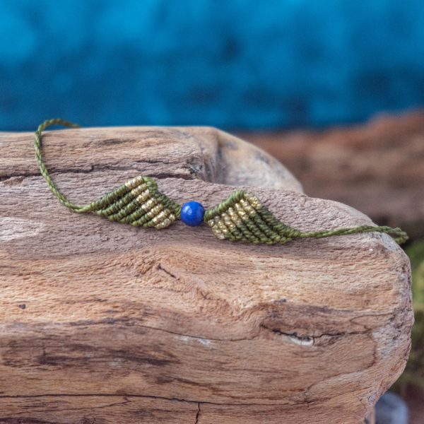 Flügelspitze 'Rafn' - Makramee Armband Schlicht mit zweifarbigen Flügeln und Perle Flügelspitze 'Rafn' - Makramee Armband Schlicht mit zweifarbigen Flügeln und Perle