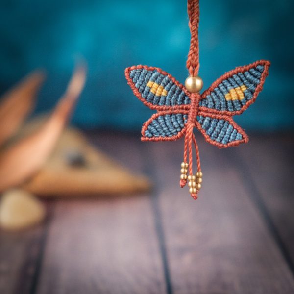 Schmetterling 'Vilwarin' - Makramee Kettenanhänger als Schmetterling und Perlen Schmetterling 'Vilwarin' - Makramee Kettenanhänger als Schmetterling und Perlen