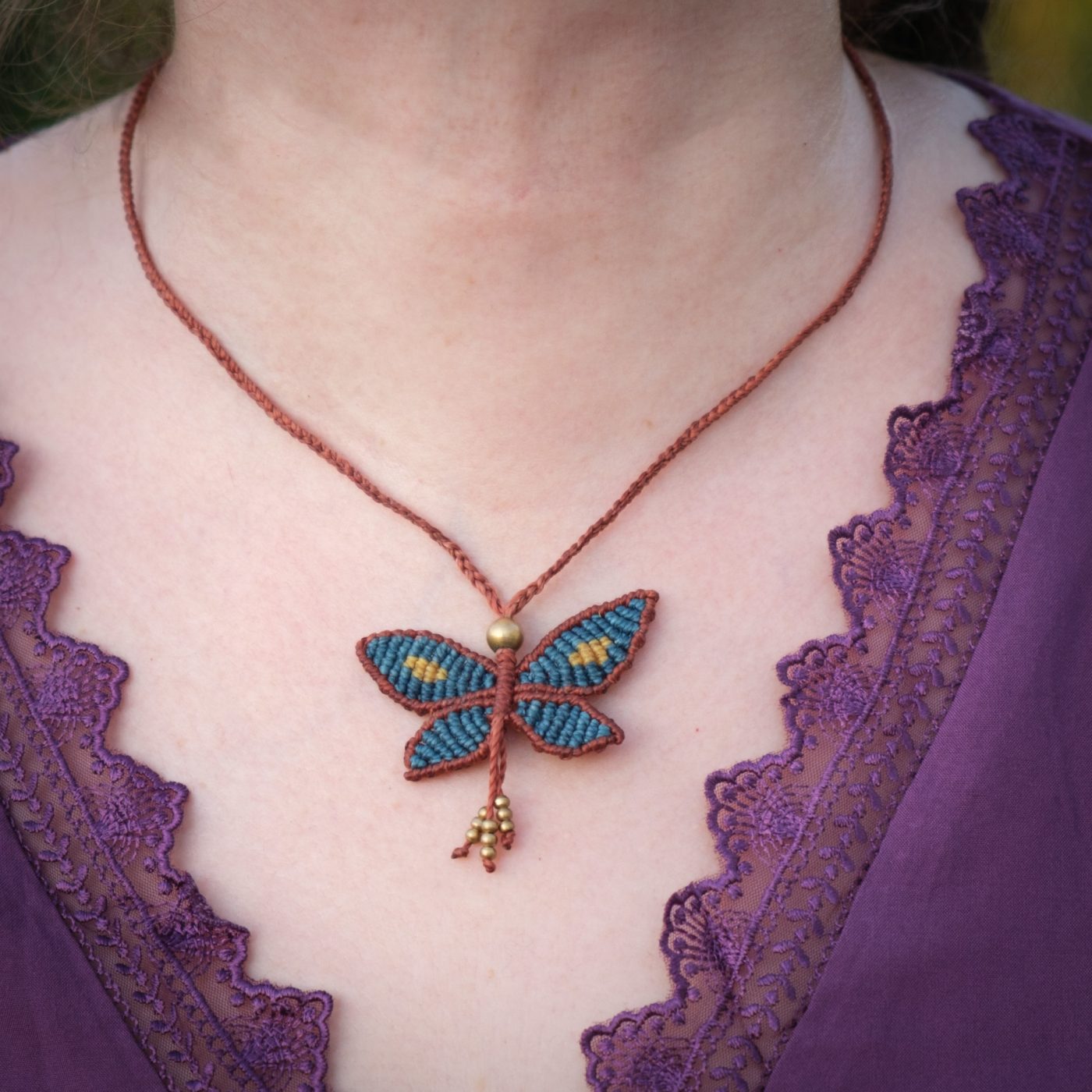 Schmetterling 'Vilwarin' - Makramee Kettenanhänger als Schmetterling und Perlen Schmetterling 'Vilwarin' - Makramee Kettenanhänger als Schmetterling und Perlen