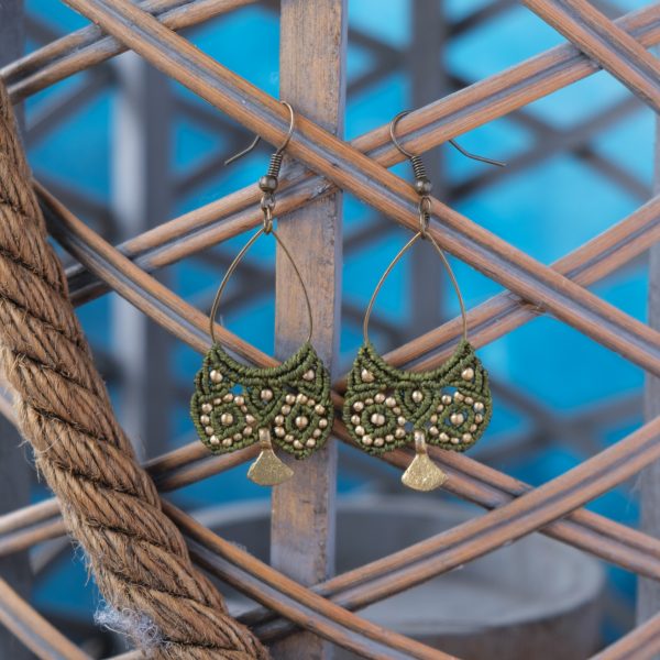 Nachtgeist 'Fuindôl' - Makramee Ohrringe die fantasievollen Nachtgeist symbolisieren Nachtgeist 'Fuindôl' - Makramee Ohrringe die fantasievollen Nachtgeist symbolisieren